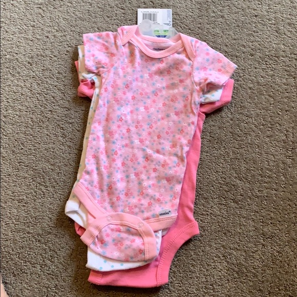 NWT Gerber Onesies - Picture 2 of 4